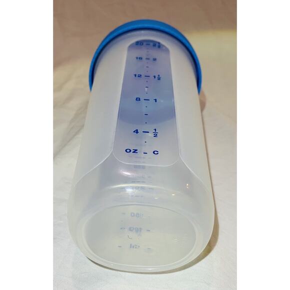 Tupperware Quick Shake Container 2.5 Cup Blue Mixing Cup Blender Pouring Lid - Picture 3 of 7